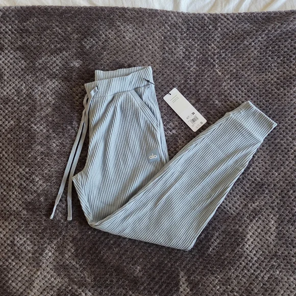ALO - Muse Sweatpant - Small - Celestial Blue ✨NWT✨ - Picture 2 of 4